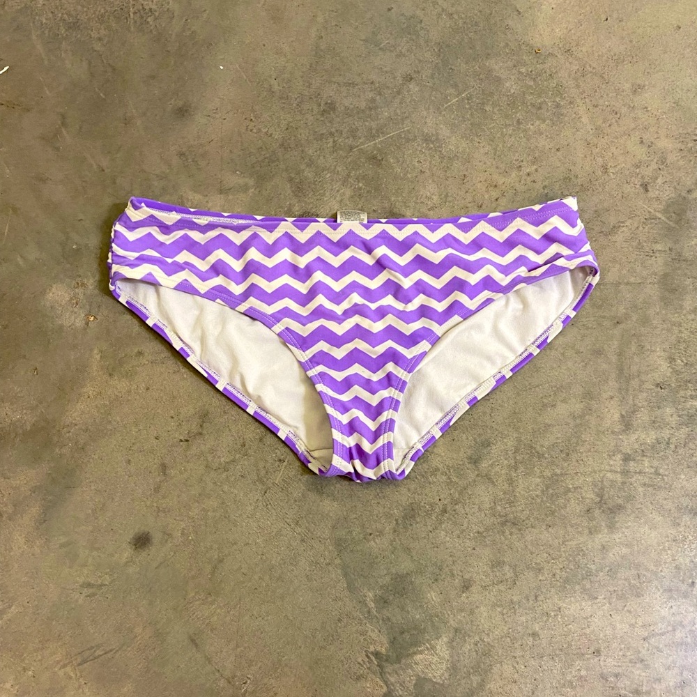Zigzag purple swimsuit bottoms